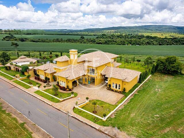 #159 - Casa em condomínio para Venda em Hidrolândia - GO