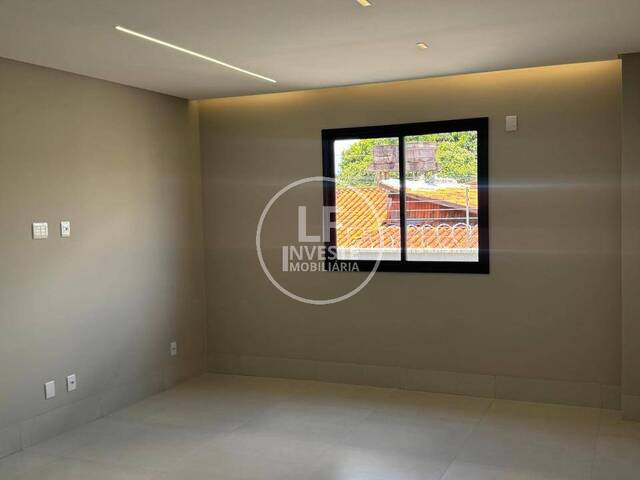 Sobrado para Venda em Goiânia - 5