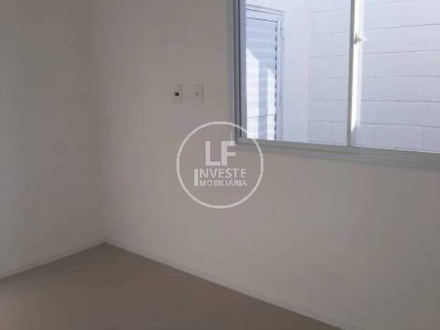 Casa em condomínio para Venda em Aparecida de Goiânia - 5