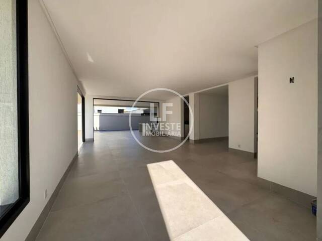 #677 - Casa para Venda em Goiânia - GO - 2