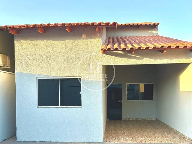 #681 - Casa para Venda em Senador Canedo - GO - 1